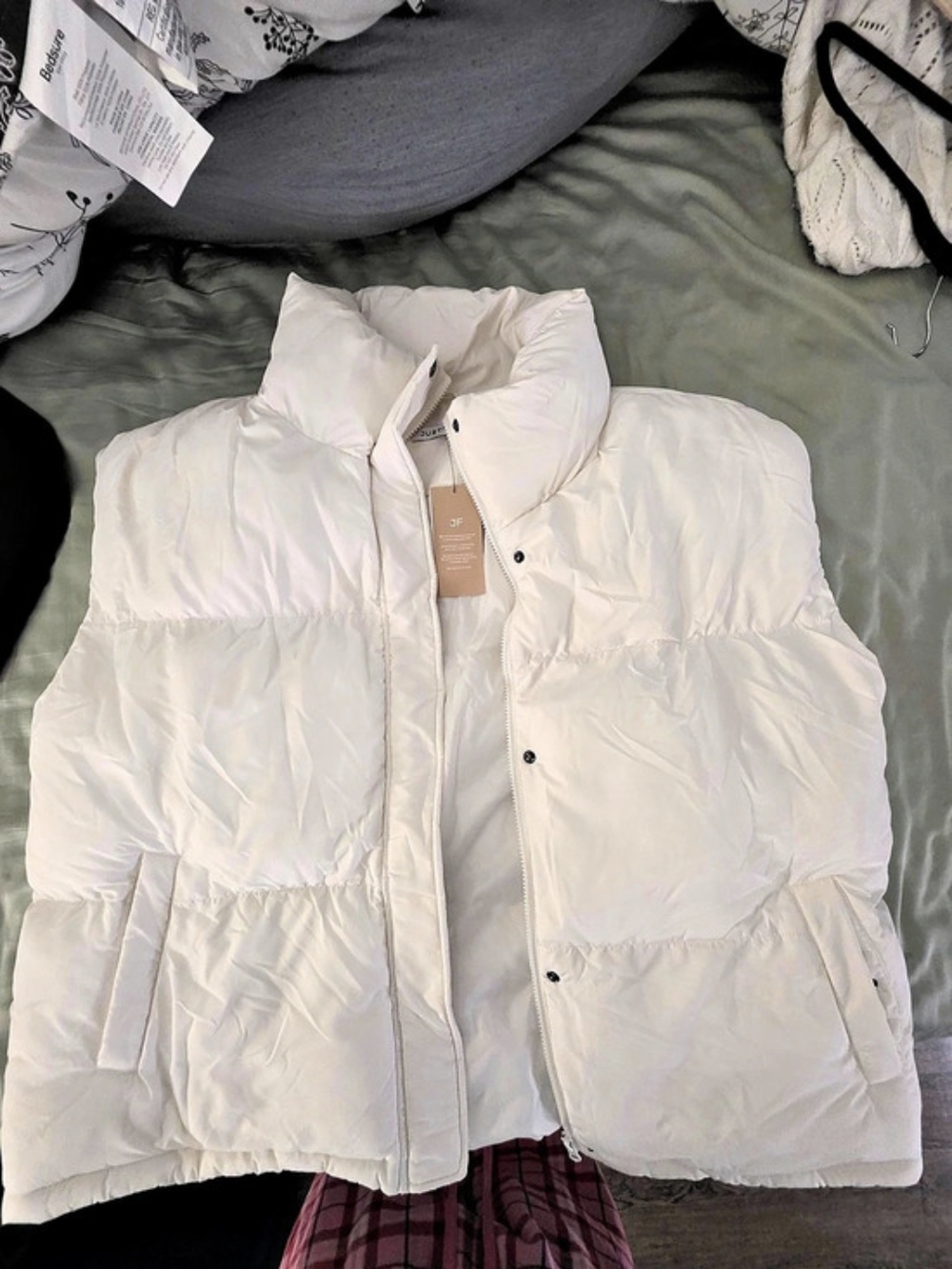 Just Fab Puffer Vest in White NWT